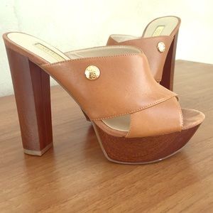 GUESS Leather Light Brown Open Toe Heel Like-New!